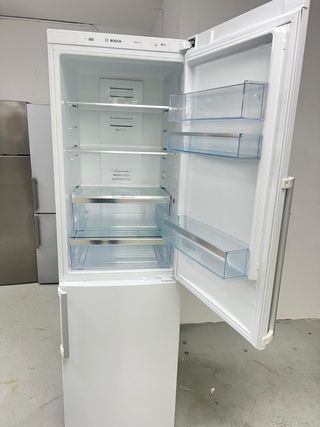 Nevera LG  blanca - Bajo consumo