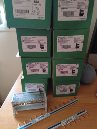 Cajas de 6 U de Automáticos 10,16,20,25,32,40A