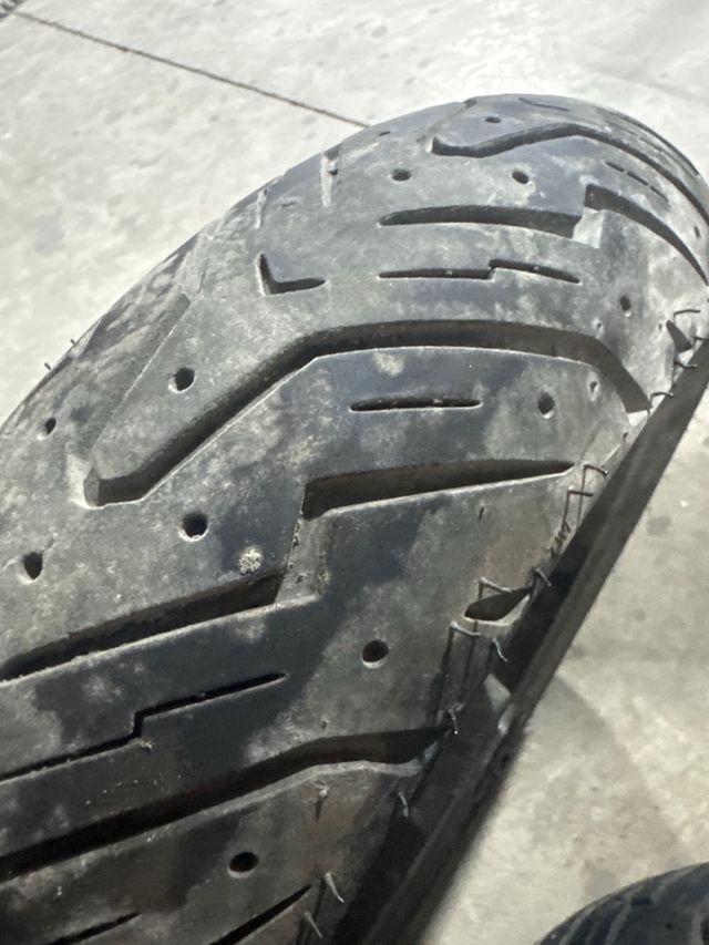 Neumático Yamaha Jog usado