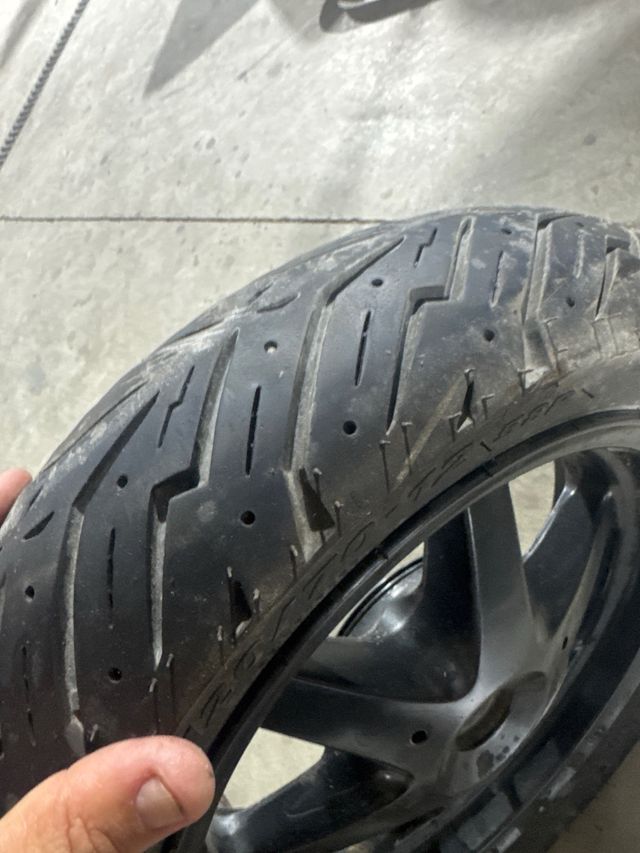 Neumático Yamaha Jog usado