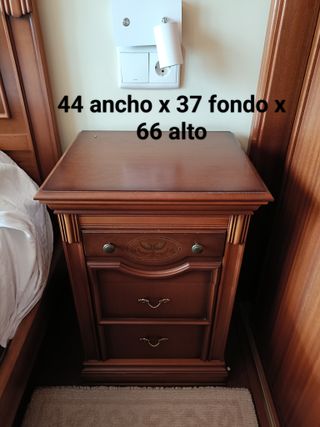 Dormitorio completo: Cama, mesillas, cómoda, espej