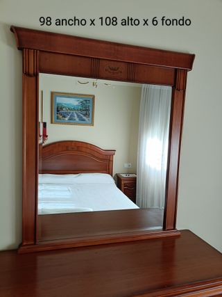 Dormitorio completo: Cama, mesillas, cómoda, espej