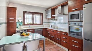 Casa adosada en venta en Los Naranjos - Las Brisas en Marbella