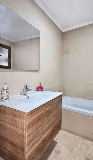 Casa adosada en venta en Los Naranjos - Las Brisas en Marbella