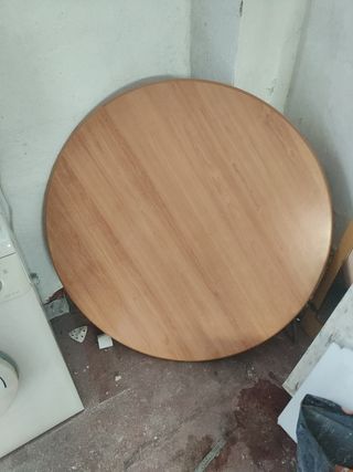 Mesa redonda de madera contrachapada