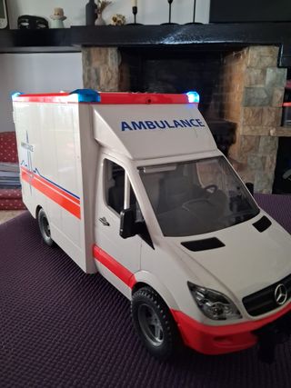 Ambulancia Juguete con Luces y Sonidos