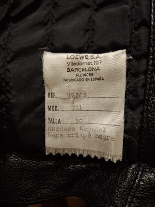 Cazadora cuero negra marca Loewe. Talla 50