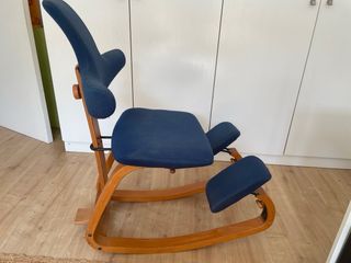 Silla ergonómica Stokke azul Thatsit Balance