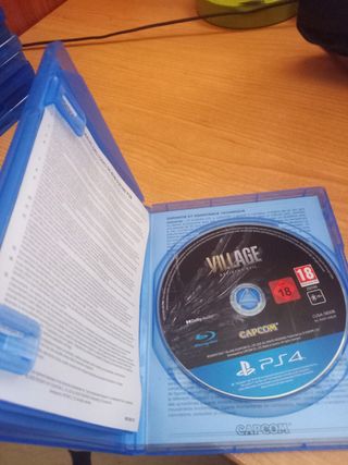 3x2 PS4 Resident Evil Village (PlayStation 4)