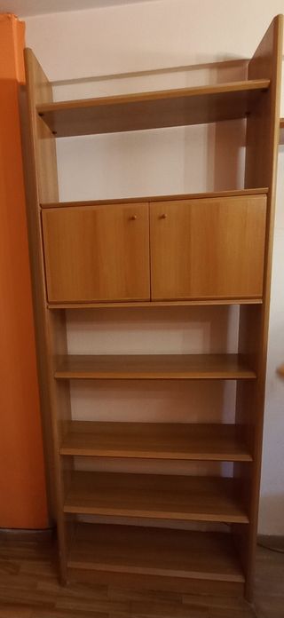 Librería de madera marrón Cerezo
