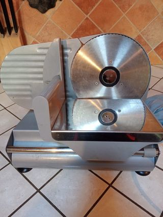 Affettatrice per salumi