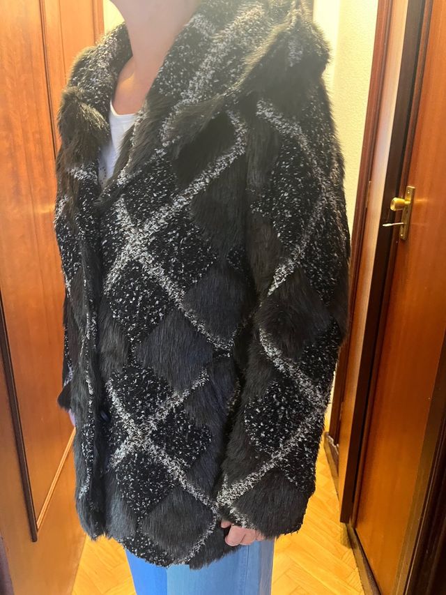 Abrigo piel sintetica