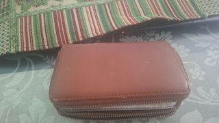Billetera Guess marrón