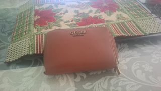 Billetera Guess marrón