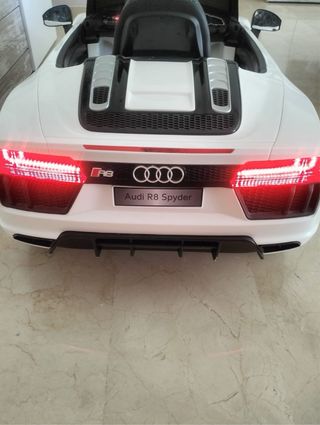 Coche Audi R8 eléctrico infantil