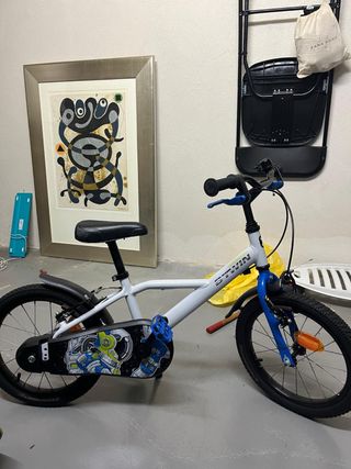 bicicleta infantil, sin apenas uso es de decatlón 