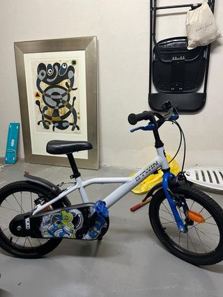 bicicleta infantil, sin apenas uso es de decatlón 