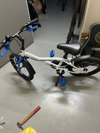 bicicleta infantil, sin apenas uso es de decatlón 