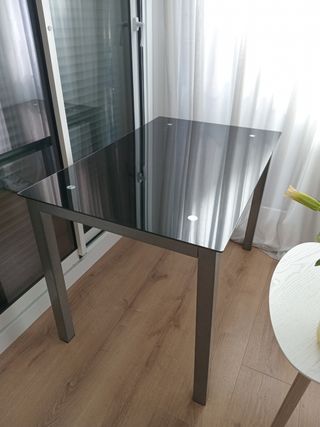 Mesa cristal negra - patas metal