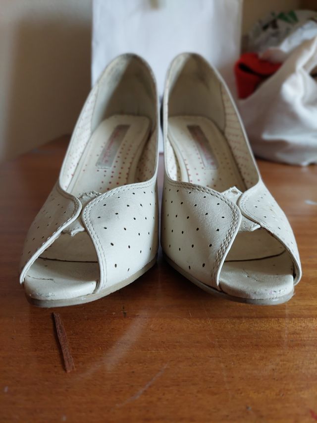 Zapatos blancos peep-toe vintage