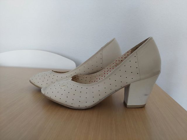 Zapatos blancos peep-toe vintage