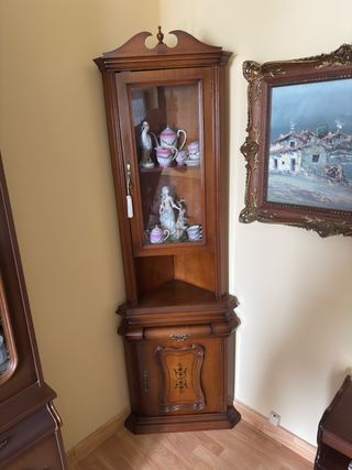 Vitrina esquinero madera antigua