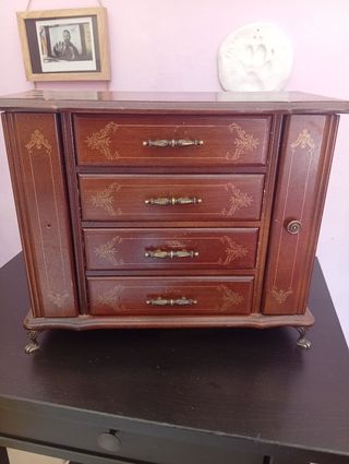 Joyero de madera
