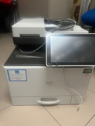 Impresora multifunción Ricoh IM C300