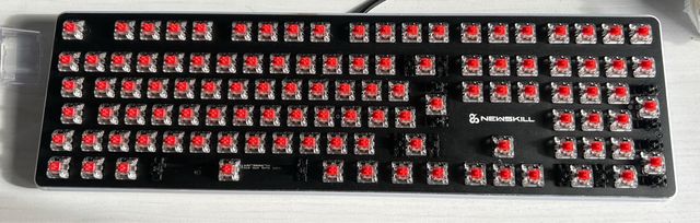 Teclado Newskill Suiko