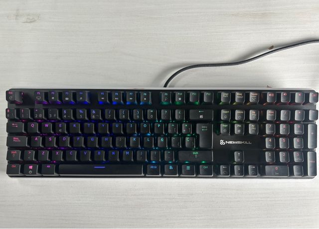 Teclado Newskill Suiko