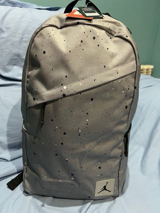 Mochila Nike Air Jordan Gris nueva 