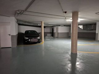 Garaje en alquiler en Sobradelo - Rosaleda en Vilagarcía de Arousa
