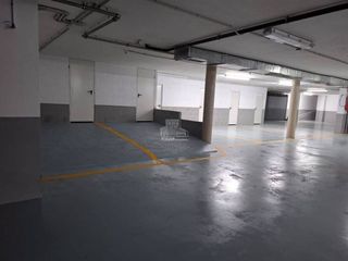 Garaje en alquiler en Sobradelo - Rosaleda en Vilagarcía de Arousa
