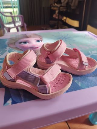 Sandalias niña talla 25 (Lefties)