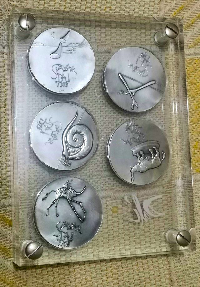 Colección Monedas 10 Mandamientos Salvador Dalí.