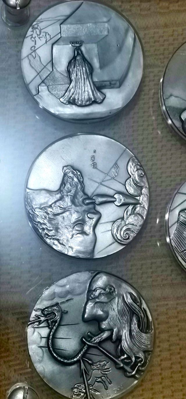 Colección Monedas 10 Mandamientos Salvador Dalí.