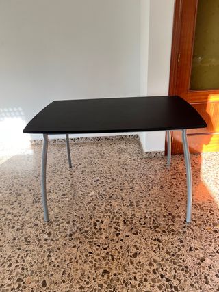 Mesa negra y plata - Moderna