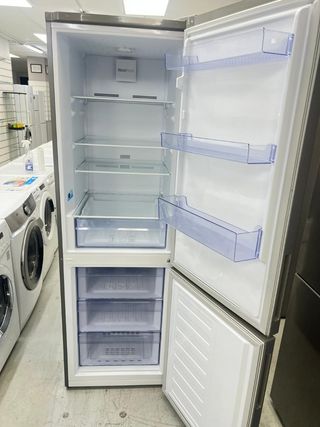 Nevera Beko gris
