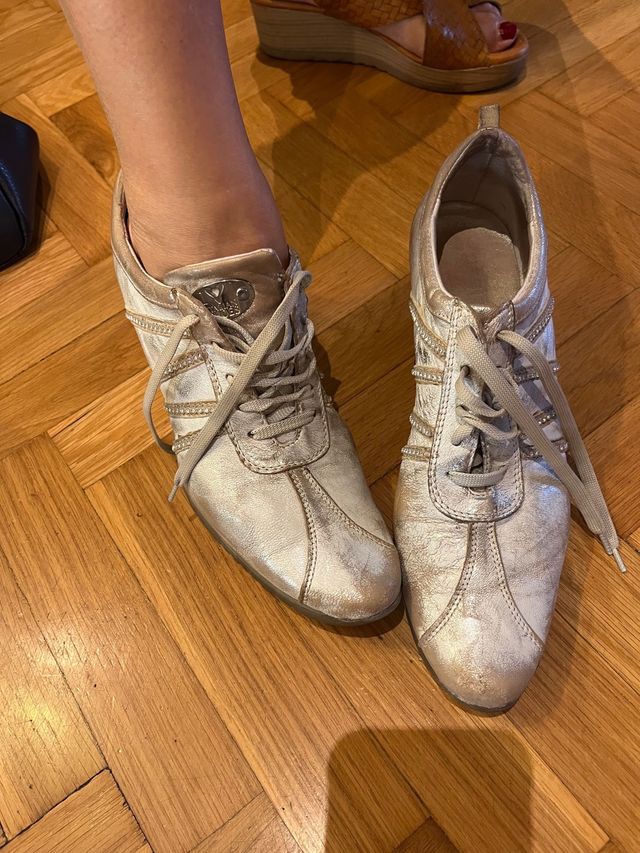 Zapato piel cuña Plateado