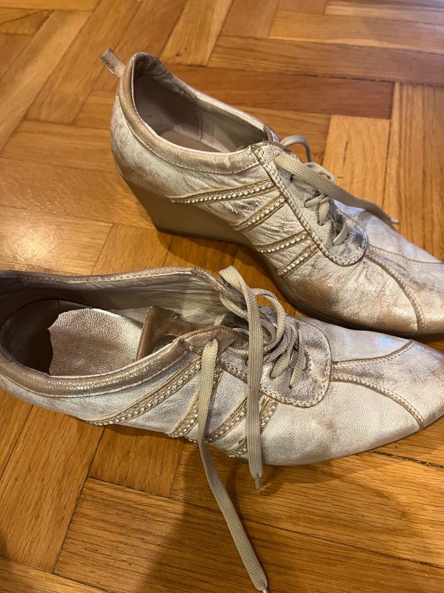 Zapato piel cuña Plateado