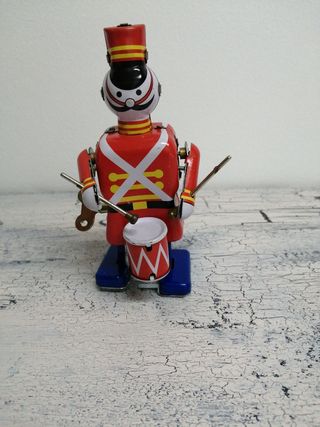Soldado de hojalata antiguo