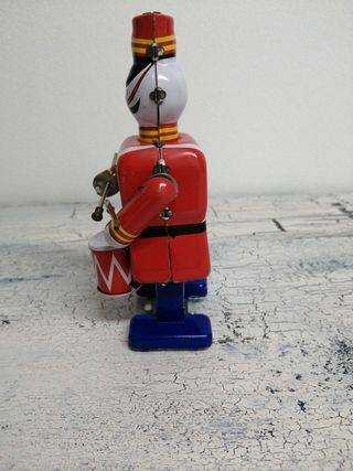 Soldado de hojalata antiguo