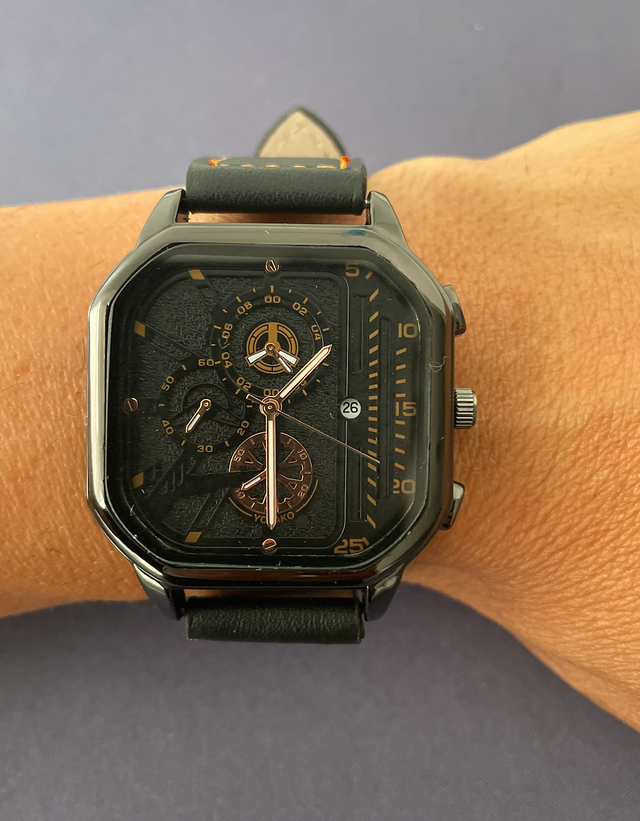 Reloj YOLAKO cuadrado lujo - esfera grande