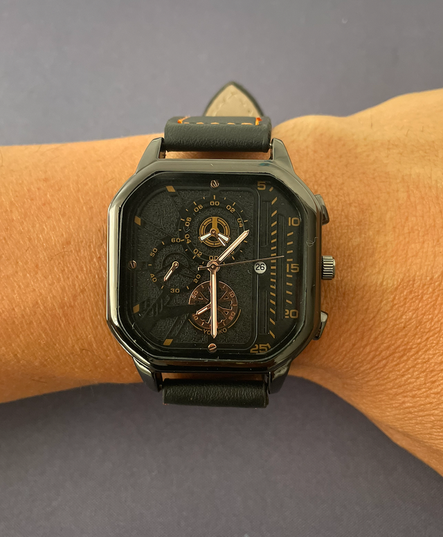 Reloj YOLAKO cuadrado lujo - esfera grande