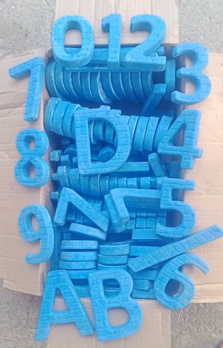 Numeri civici in  - blu, cemento colorato