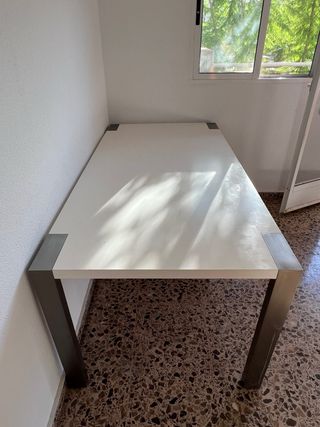 Mesa blanca y gris - Moderna