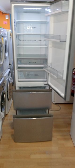 Nevera Haier combi acero
NO Frost 