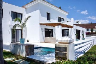 Casa en alquiler en Nueva Andalucía centro en Marbella