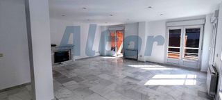Casa pareada en alquiler en Peñagrande en Madrid