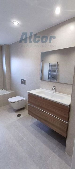 Casa pareada en alquiler en Peñagrande en Madrid